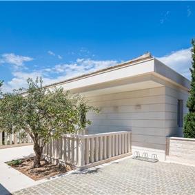 Luxury 6 Bedroom Brac Island Beach Front Villa With Heated Infinity Pool and lift near Sumartin sleeps 12